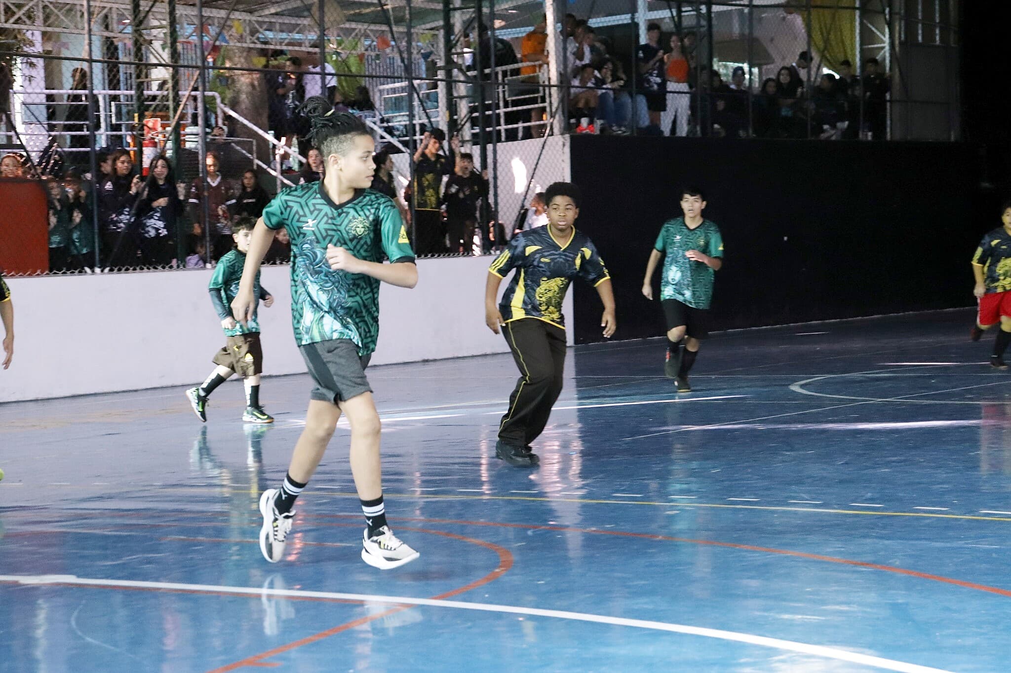 Quadra e espaços esportivos do Colégio Prígule